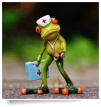 Ein Deko Frosch als Krankenschwester.